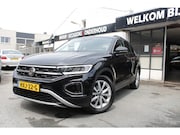 Volkswagen T-Roc - 1.5 TSI Life / Adapt CruiseControl / Camera / Virtual Dash /