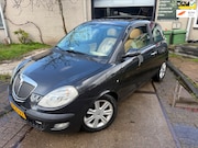 Lancia Ypsilon - 1.2-16V Platino Apk/Airco/Pano/2.Sleutel/Boek