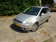 Ford Fiesta - MET KOELE AIRCO & JAAR APK
