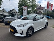 Toyota Yaris - 1.5 HYBRID LAUNCH EDITION / CAMERA / CARPLAY / STOELVERW. /