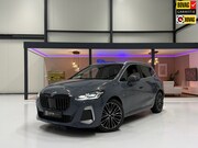 BMW 2-serie Active Tourer - M-Pakket | Pano | HUD | 360° | Harman Kardon | Trekhaak