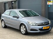 Opel Astra - GTC 1.4 Edition MOTOR LOOPT SLECHT