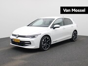Volkswagen Golf - 1.5 eHybrid 50 Edition 204 PK | Automaat | Navigatie | Apple