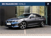 BMW 3-serie - 320i Luxury Line Automaat / Achteruitrijcamera / LED / Stoel