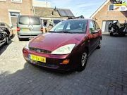 Ford Focus - 1.6-16V Ghia 5 Drs