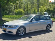 BMW 3-serie - Touring 318i/AIRCO/CRUISE/PARKEERSENS ACHTER/TREKHAAK
