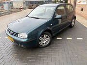 Volkswagen Golf - 1.6-16V