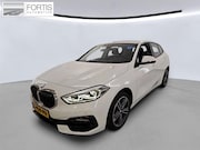 BMW 1-serie - 118i Business Edition NL-AUTO | NAVI | STUUR EN STOEL VERWAR