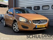 Volvo V60 - 2.0T Momentum TREKHAAK|CRUISE CONTROLE|AIRCO|PDC