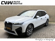 BMW iX - xDrive40 Sportpakket 77kWh | SOH 98% | Sky Lounge | Trekhaak