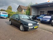 Volkswagen Golf - 1.8