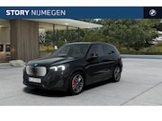 BMW iX1 - eDrive20 M Sport / Panoramadak / Trekhaak / Sportstoelen / M
