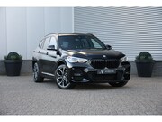 BMW X1 - xDrive25e 220PK M-Sport Pano|Trekh|HUD|Stuurvw