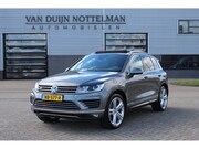 Volkswagen Touareg - 3.0 TDI R-line / Panoramadak / Keyless / N.A.P.
