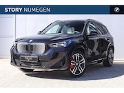 BMW iX1 - eDrive20 M Sport / Panoramadak / Trekhaak / Sportstoelen / A