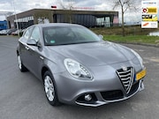 Alfa Romeo Giulietta - 1.4 T Distinctive Lusso, Pdc, Cruise, Navi, Aut, 5drs, 2e ei