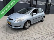 Toyota Auris - 1.4-16V Terra