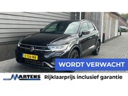 Volkswagen T-Roc - 1.5 TSI 150pk DSG R-Line Stoelverwarming Camera Keyless Navi