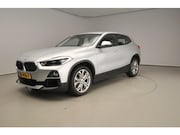 BMW X2 - sDrive20i Automaat / Leder / LED / Park assist / Head-up / A