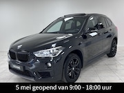 BMW X1 - sDrive20i High Executive NAVIGATIE | PANORAMADAK | ACHTERUIT