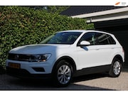 Volkswagen Tiguan - 1.4 TSI ACT Highline | Automaat | Lane assist | PDC V+A | St