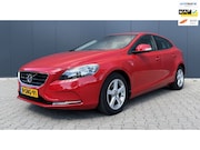 Volvo V40 - 1.6 T3 Kinetic Airco Cruise PDC Navi Trekhaak APK NAP