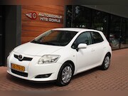 Toyota Auris - 1.6-16V Terra