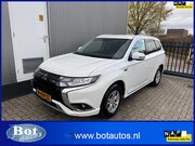 Mitsubishi Outlander - 2.4 PHEV Pure / 1E EIGENAAR / AIRCO / CRUISE / PARKEERSENSOR