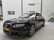 Audi RS4 - Cabriolet 4.2 V8 RS 4 quattro Exclusive met schaal stoelen
