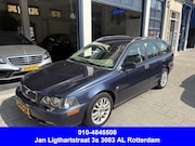 Volvo V40 - 2.0 Europa NW APK/AIRCO/NAVI/LEDER