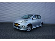 Daihatsu Sirion - 2 1.3-16V Comfort Airco / Cruise / Parkeers. / Elektr. ramen