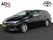 Toyota Auris - 1.8 Hybrid Lease Pro | Panoramadak | Trekhaak | Parkeercamer