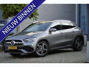 Mercedes-Benz GLA-Klasse - GLA 200 AMG Line PANORAMADAK | DISTRONIC | SFEERVERLICHTIN