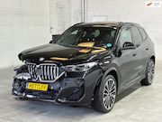 BMW X1 - XDrive30e M pakket M Sport Pro Panoramadak|Navigatie|HUD|Har