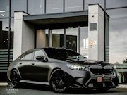 BMW M5 - 5-serie Limousine G90 / B&W Audio / Frozen / M-Carbon / Pano