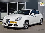 Alfa Romeo Giulietta - 1.4 T Distinctive Lusso | Automaat | Clima | Cruise | NAP +