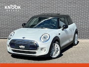 MINI Cooper - Hatchback Business Automaat 3 deurs / Navigatiesysteem / Pan