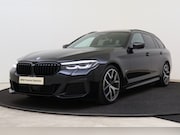 BMW 5-serie - 520d M Sport Automaat / Panoramadak / Sportstoelen / Achteru