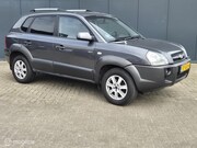 Hyundai Tucson - 2.7i V6 4WD Style|APK 2-2027