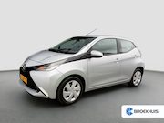 Toyota Aygo - 1.0 69pk VVT-i x-play Automaat | Airco | Achteruitrijcamera
