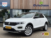 Volkswagen T-Roc - 1.5 TSI Sport | Trekhaak | Adaptive Cruis | Carplay