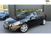 Volvo V60 - 1.6 T3 Momentum|Trekhaak|Automaat|Airco|Cruise