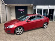 Volvo S60 - 2.0 D3 Kinetic / 5 CILINDER / APK MEI 2027 / DISTRIBUTIE VER