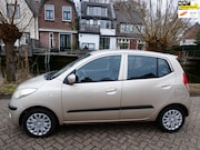 Hyundai i10 - 1.1 Dynamic Airco Automaat Hoge instap 4-Cilinder motor