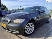 BMW 3-serie - 320i High Executive