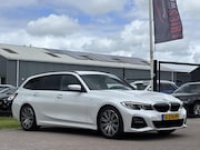 BMW 3-serie - Touring 330i Introduction Executive Edition parelmoer