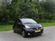 Toyota Aygo - 1.0-12V Dynamic Navigator . 5 Drs . Airco . Elec ramen . Spo