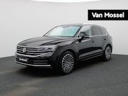 Volkswagen Touareg - 3.0 TSi eHybrid 4MOTION Elegance 381 PK | V6 | Luchtvering |