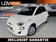 Fiat 500e - RED / Camera / Apple Carplay / All-season banden / 12252 km.