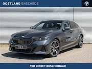 BMW 5-serie - 530e M Sport Automaat / Panoramadak / Trekhaak / Parking Ass